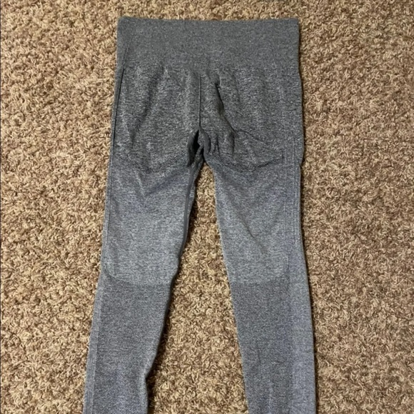 Gymshark gray ombre bra leggings Medium - Picture 9 of 10